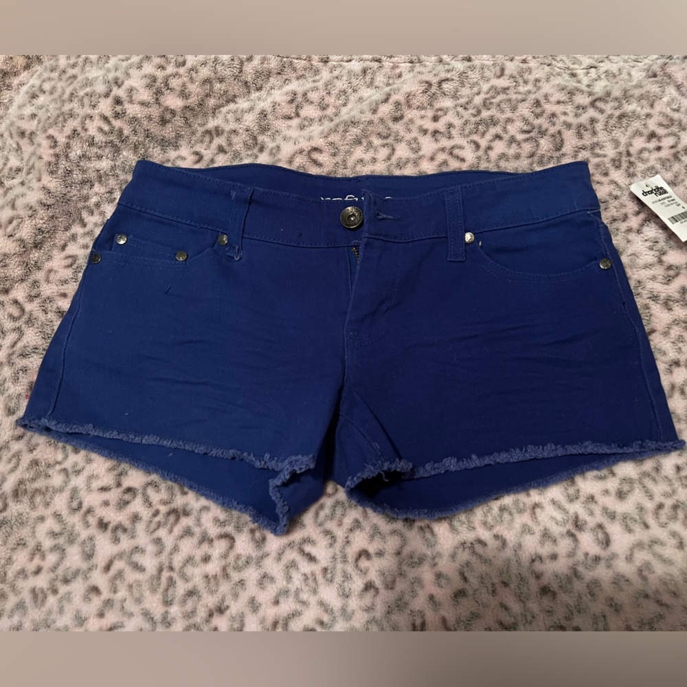 Blue jean shorts size 4, never worn!